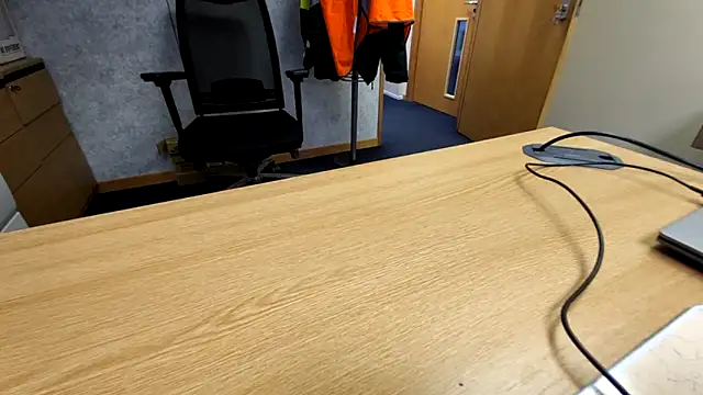 Snapshot of Oorse1966 chatting on 10.28.25 Oorse1966 online show from 10.28.25