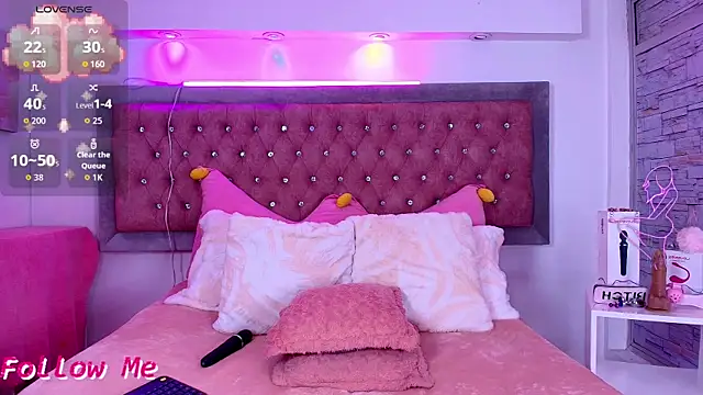 Bonn Glow online show from 10.23.25