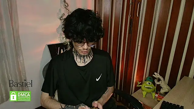 Snapshot of Mihail_leroy chatting on 10.03.25 Mihail leroy online show from 10.03.25