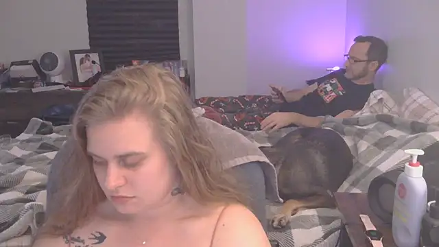 Sexyblonde12344 online show from 12.16.25