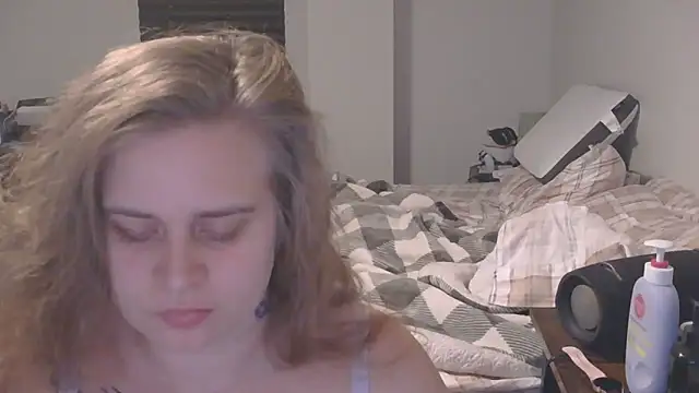 Sexyblonde12344 online show from 12.18.25