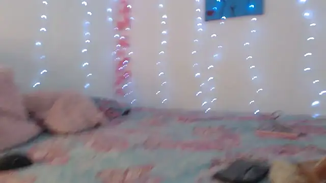 Victoria new online show from 12.04.25