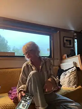Snapshot of ladyboatlady chatting on 09.15.25 ladyboatlady online show from 09.15.25