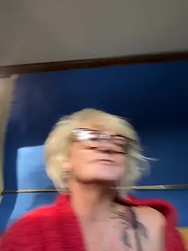 Snapshot of ladyboatlady chatting on 09.22.25 ladyboatlady online show from 09.22.25