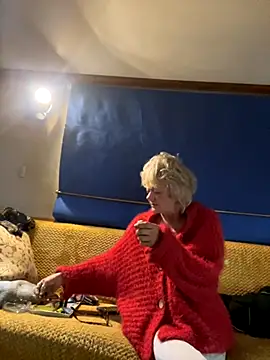 Snapshot of ladyboatlady chatting on 09.24.25 ladyboatlady online show from 09.24.25
