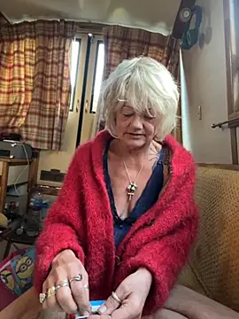 Snapshot of ladyboatlady chatting on 09.30.25 ladyboatlady online show from 09.30.25
