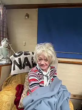 Snapshot of ladyboatlady chatting on 02.12.26 ladyboatlady online show from 02.12.26