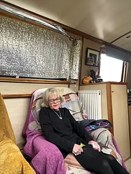 Snapshot of ladyboatlady chatting on 02.19.26 ladyboatlady online show from 02.19.26