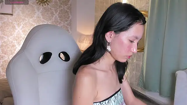 LilyThea online show from 11.16.25