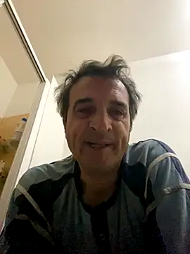 Snapshot of sasatimido chatting on 10.24.25 sasatimido online show from 10.24.25