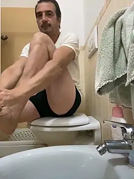 Snapshot of sasatimido chatting on 10.31.25 sasatimido online show from 10.31.25