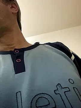 Snapshot of sasatimido chatting on 11.05.25 sasatimido online show from 11.05.25