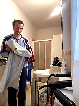 Snapshot of sasatimido chatting on 11.15.25 sasatimido online show from 11.15.25