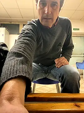 Snapshot of sasatimido chatting on 11.17.25 sasatimido online show from 11.17.25