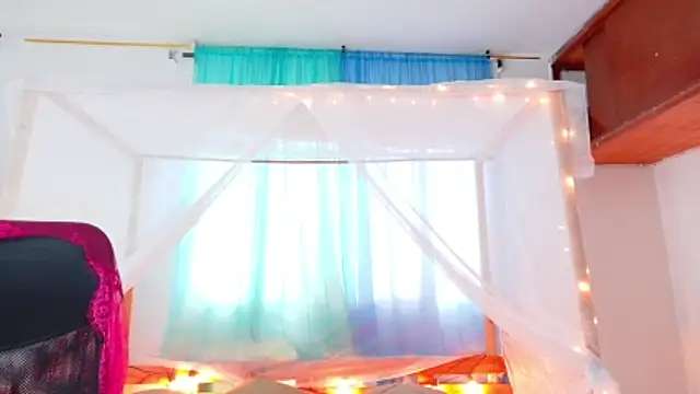 Snapshot of loreaniss chatting on 01.31.26 loreaniss online show from 01.31.26