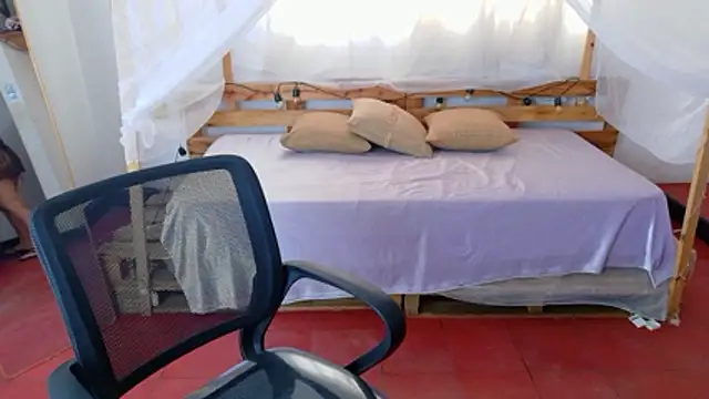 Snapshot of loreaniss chatting on 02.24.26 loreaniss online show from 02.24.26