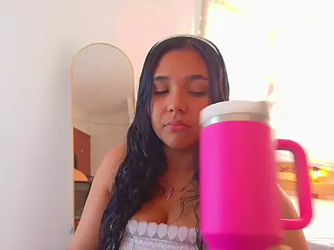 Snapshot of loreaniss chatting on 03.04.26 loreaniss online show from 03.04.26