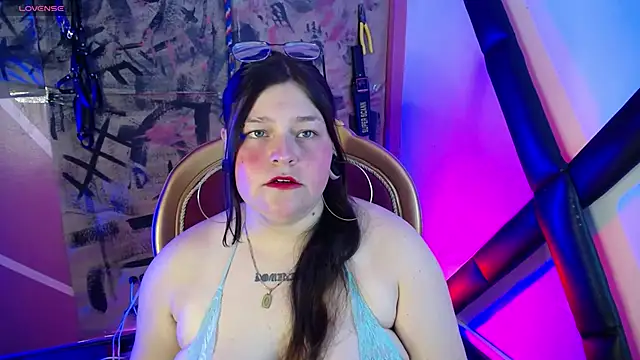 Snapshot of Milaanddalia chatting on 10.01.25 Milaanddalia online show from 10.01.25