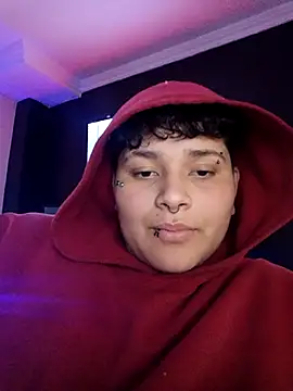 Snapshot of Milaanddalia chatting on 11.30.25 Milaanddalia online show from 11.30.25