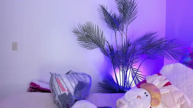 Snapshot of Hadid_Jimenez_ chatting on 11.12.25 Hadid Jimenez online show from 11.12.25