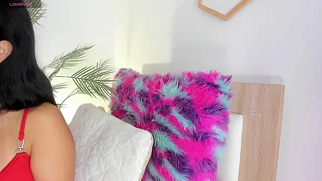 Snapshot of Hadid_Jimenez_ chatting on 11.21.25 Hadid Jimenez online show from 11.21.25