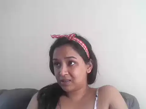 Snapshot of cute_indianxo chatting on 10.09.25 cute indianxo online show from 10.09.25