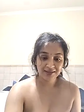 Snapshot of cute_indianxo chatting on 02.04.26 cute indianxo online show from 02.04.26