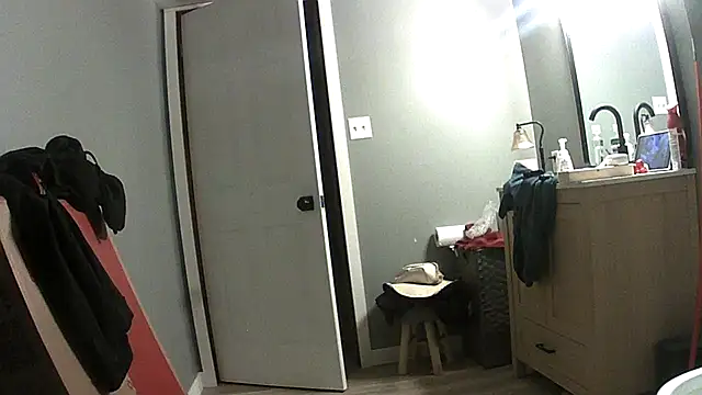 Snapshot of lovemedirty chatting on 10.16.25 lovemedirty online show from 10.16.25