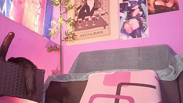 Snapshot of Gaia_Gatex chatting on 10.20.25 Gaia Gatex online show from 10.20.25