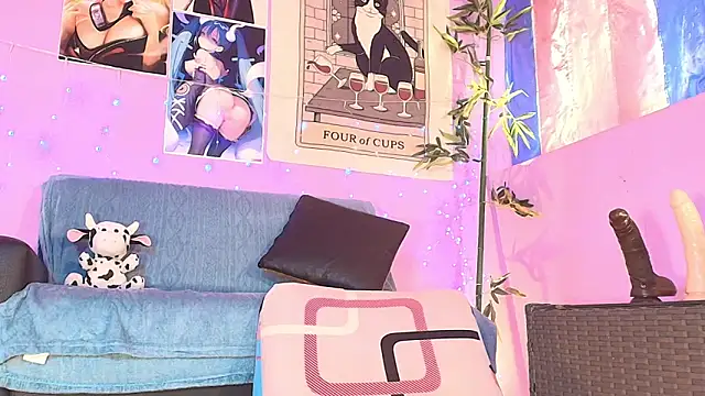 Snapshot of Gaia_Gatex chatting on 11.05.25 Gaia Gatex online show from 11.05.25