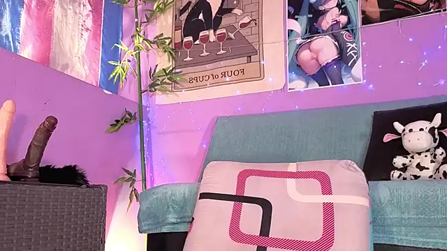 Snapshot of Gaia_Gatex chatting on 11.08.25 Gaia Gatex online show from 11.08.25