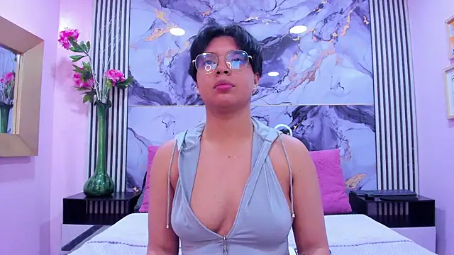 Emmaa Lex online show from 09.24.25
