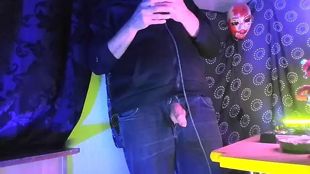 Snapshot of DjDiCKmannOnE chatting on 02.01.26 DjDiCKmannOnE online show from 02.01.26