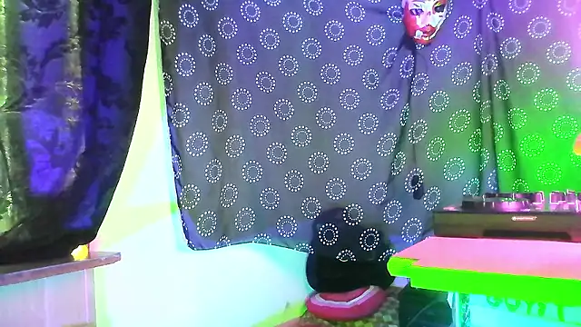 Snapshot of DjDiCKmannOnE chatting on 02.02.26 DjDiCKmannOnE online show from 02.02.26