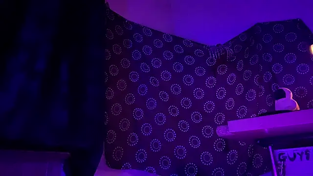 Snapshot of DjDiCKmannOnE chatting on 02.25.26 DjDiCKmannOnE online show from 02.25.26