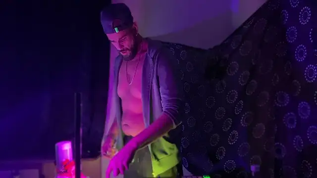 DjDiCKmannOnE online show from 04.21.26