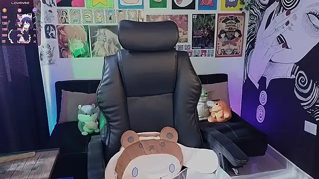 Yuhwan  online show from 11.22.25