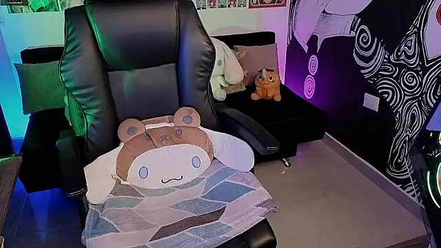 Yuhwan  online show from 02.04.26