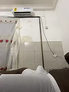 Snapshot of Atta-esi chatting on 11.18.25 Atta-esi online show from 11.18.25