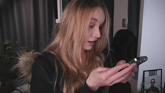 lisa schiele online show from 10.27.25