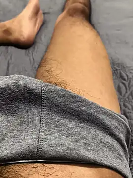 Yucsingl1 online show from 04.12.26