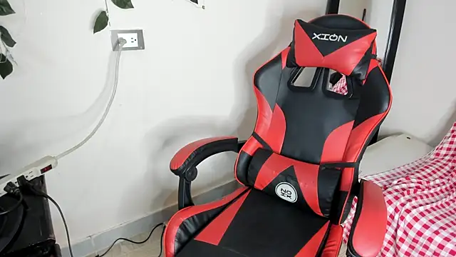 axel rousse2 online show from 11.18.25