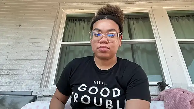 Snapshot of zahrabliss chatting on 09.12.25 zahrabliss online show from 09.12.25