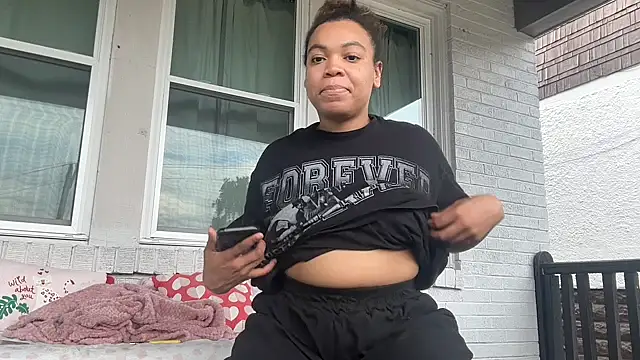 Snapshot of zahrabliss chatting on 09.20.25 zahrabliss online show from 09.20.25