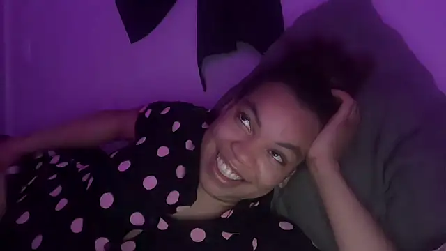 Snapshot of zahrabliss chatting on 10.01.25 zahrabliss online show from 10.01.25