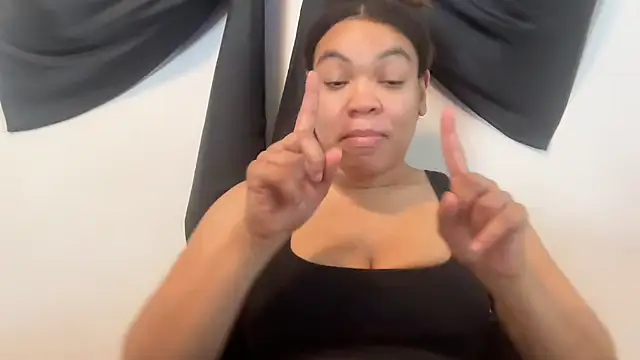 Snapshot of zahrabliss chatting on 10.06.25 zahrabliss online show from 10.06.25