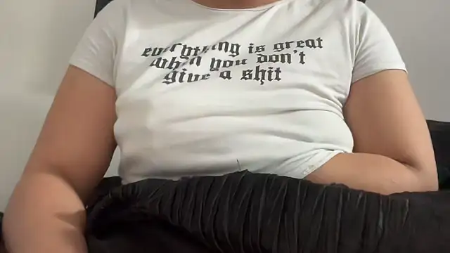 Snapshot of zahrabliss chatting on 10.13.25 zahrabliss online show from 10.13.25