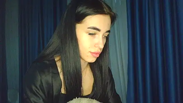 Snapshot of EvaMelnik chatting on 11.21.25 EvaMelnik online show from 11.21.25