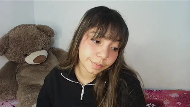 Snapshot of emma_grays2 chatting on 02.01.26 emma grays2 online show from 02.01.26