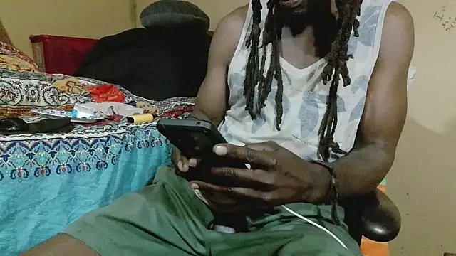 EYEzIAM online show from 04.13.26